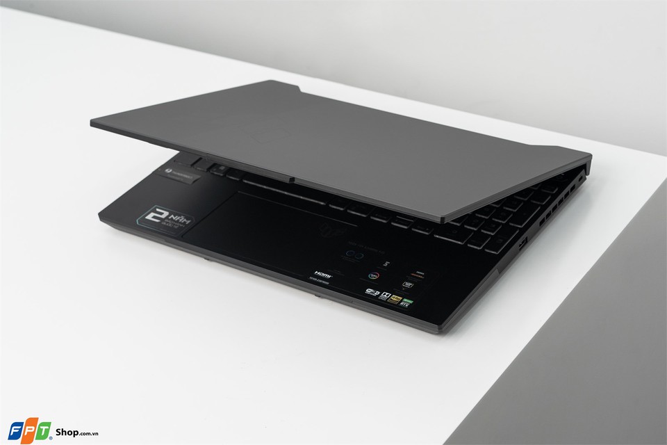 Laptop Asus Gaming TUF FA507RM-HN018W R7 6800H/8GB/512GB/15.6FHD/GeForce RTX 3060 6GB/Win 11